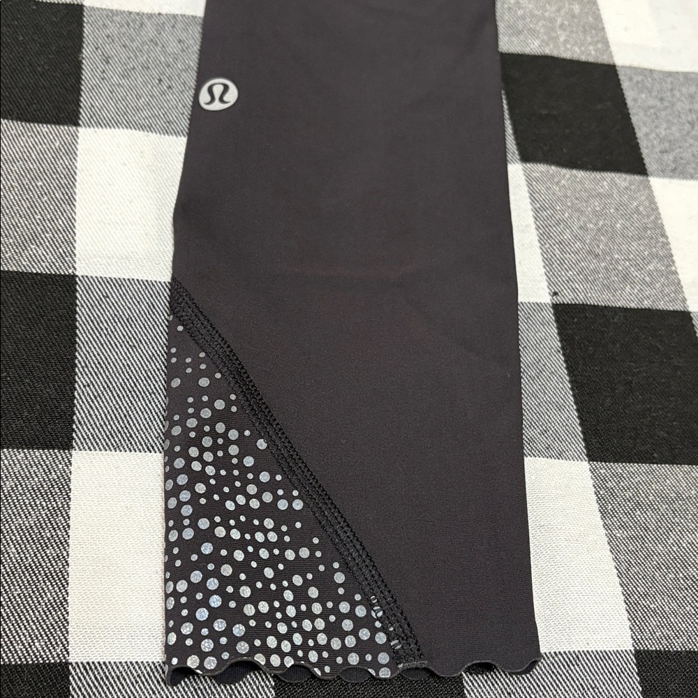 Lululemon Tight Stuff Black Gray Reflective Dots Scalloped Hem Leggings Tights 4 - Picture 14 of 16